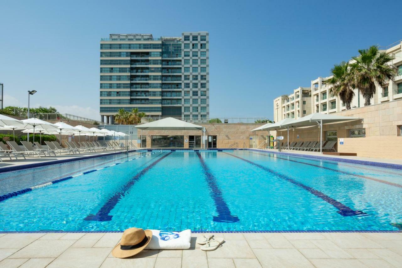 Aparthotel Okeanos On The Beach Herzelia Esterno foto